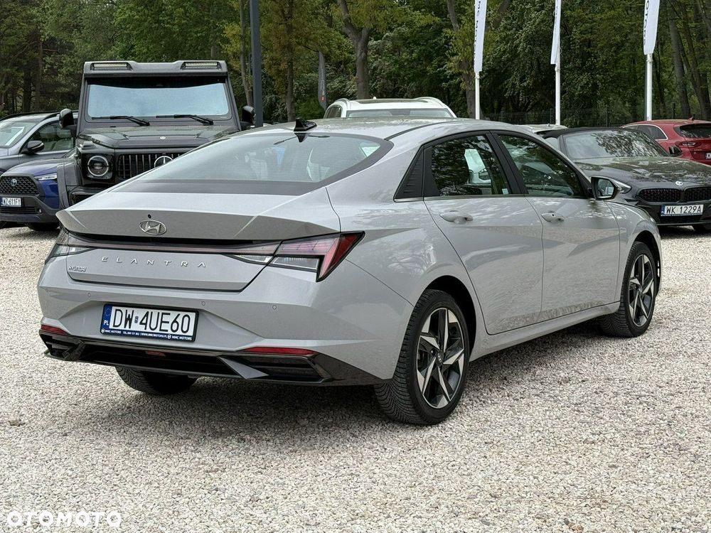 Hyundai Elantra 1.6 Smart CVT - 4