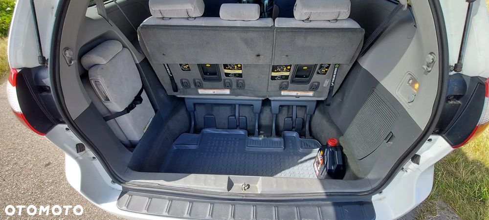 Toyota Sienna 3.5 V6 - 8