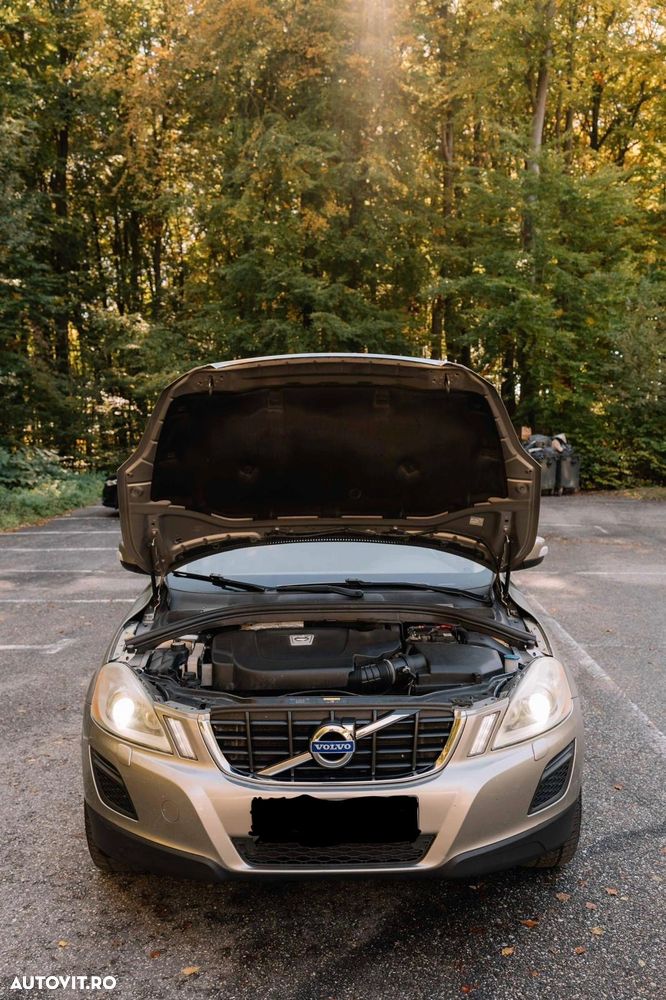 Volvo XC 60 2.4D AWD Momentum - 10