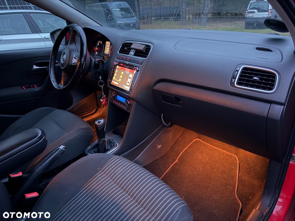 Volkswagen Polo 1.6 TDI Highline - 14