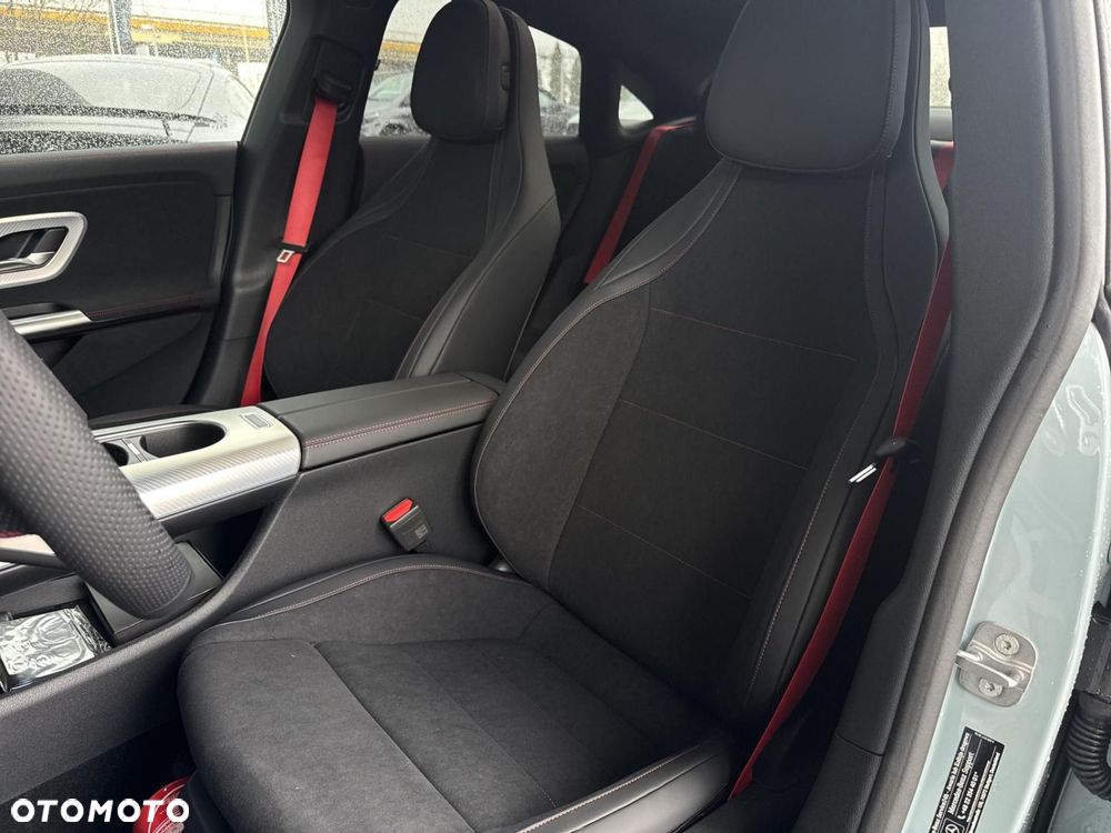 Mercedes-Benz CLA - 18