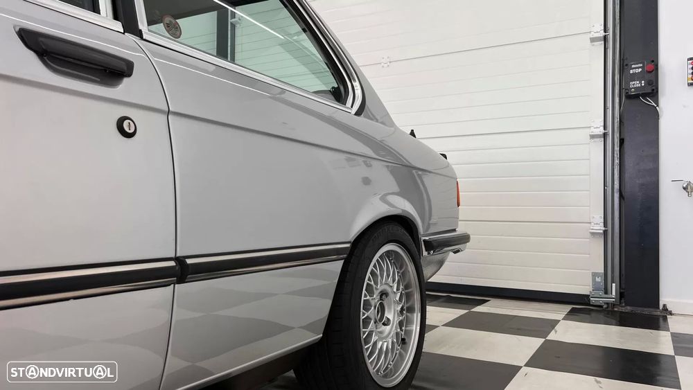 BMW 323 - 14