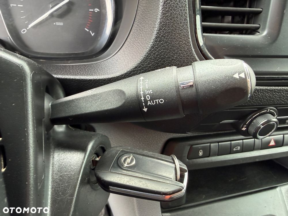 Opel VIVARO/L3/SILNIK 2.0 122KM/Klima/PDC/Tempomat/Sensor deszczu/Sensor świateł/ - 18