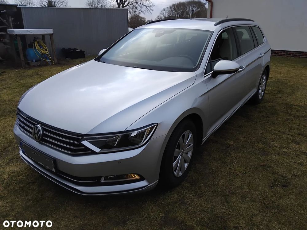 Volkswagen Passat 2.0 TDI SCR Comfortline - 1