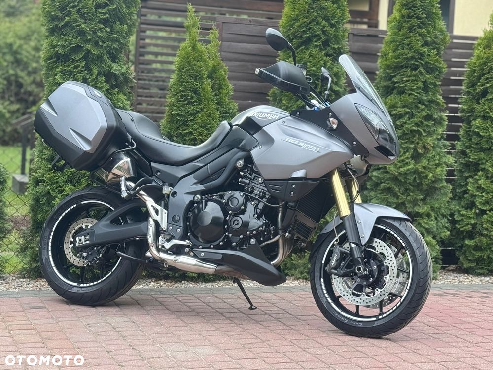Triumph Tiger - 2