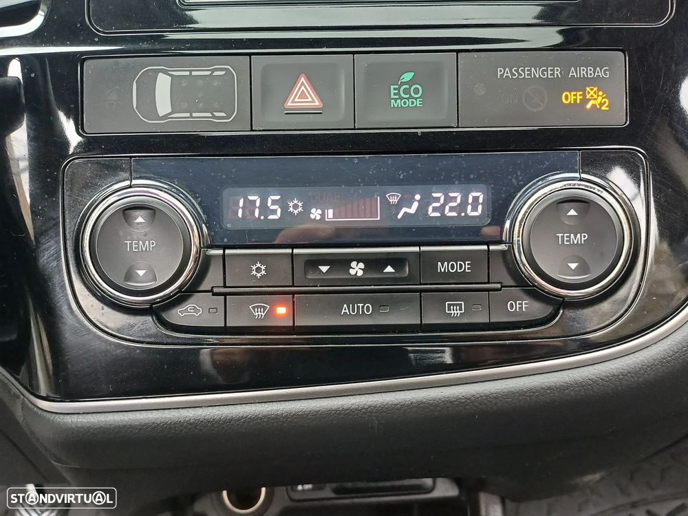 Mitsubishi Outlander 2.2 DI-D Instyle Navi 4WD - 28