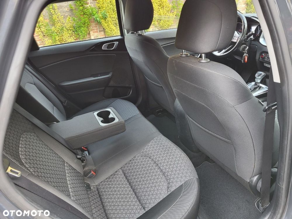 Kia Ceed - 9