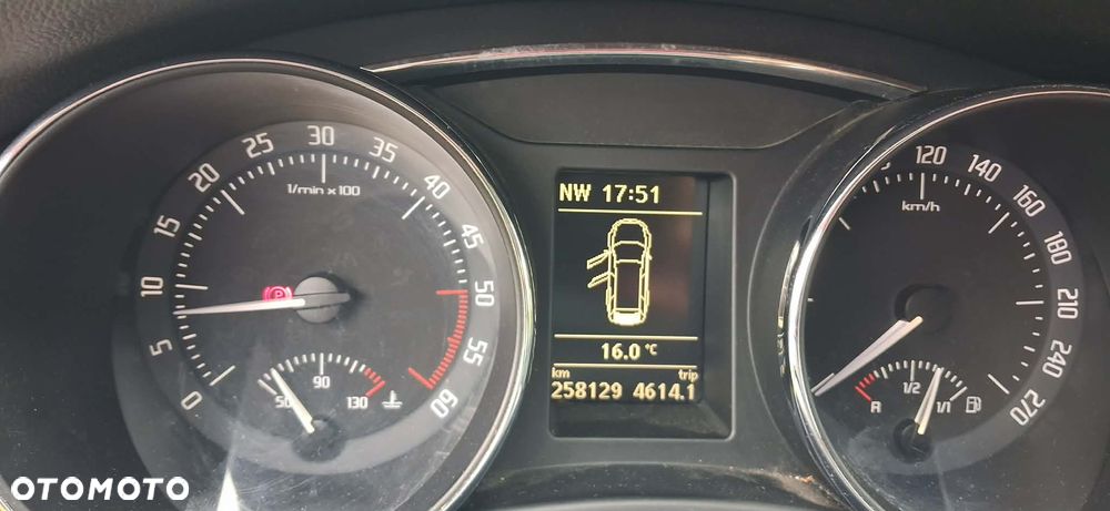 Skoda Superb 1.6 TDI GreenLine - 8