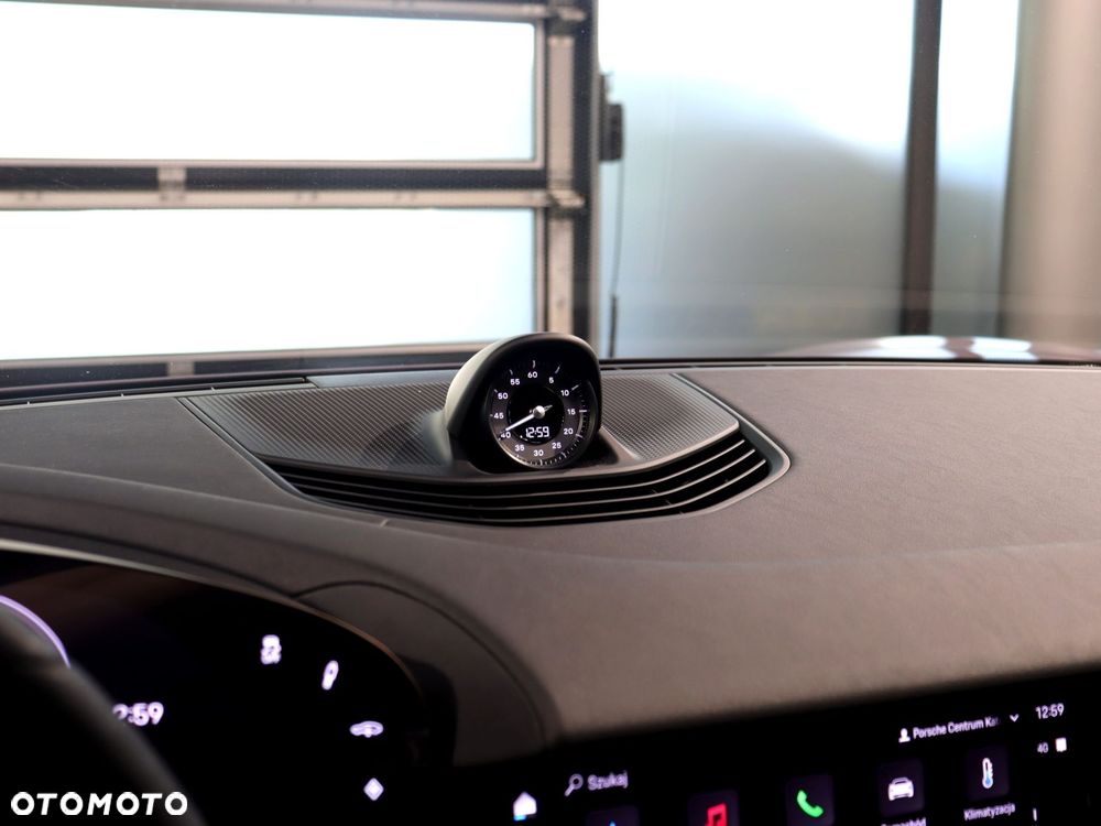 Porsche Taycan - 24