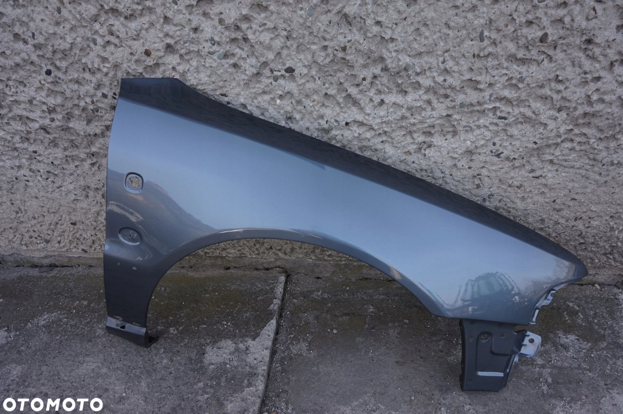 BŁOTNIK PRZEDNI PRAWY AUDI A4 B5 LY7L 94/96r - 2