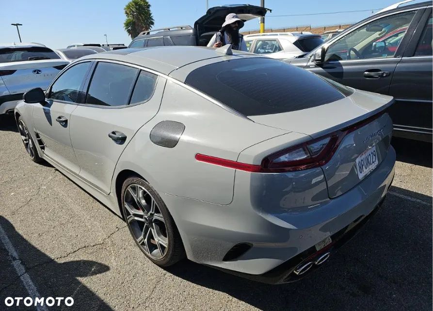 Kia Stinger - 5