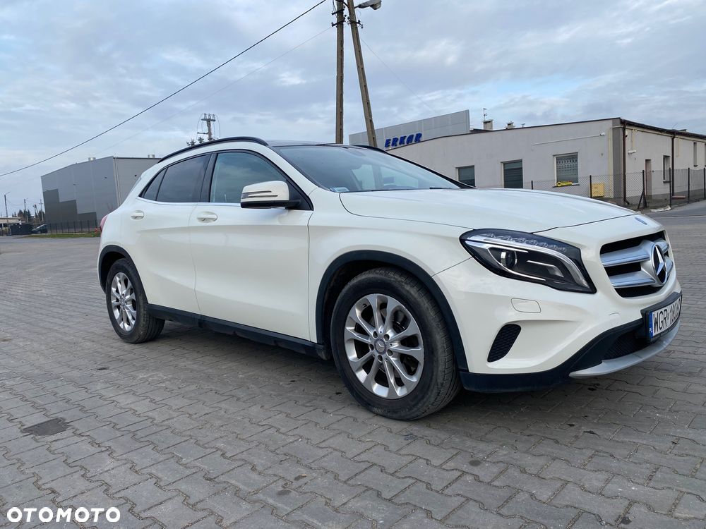 Mercedes-Benz GLA 250 4-Matic - 4