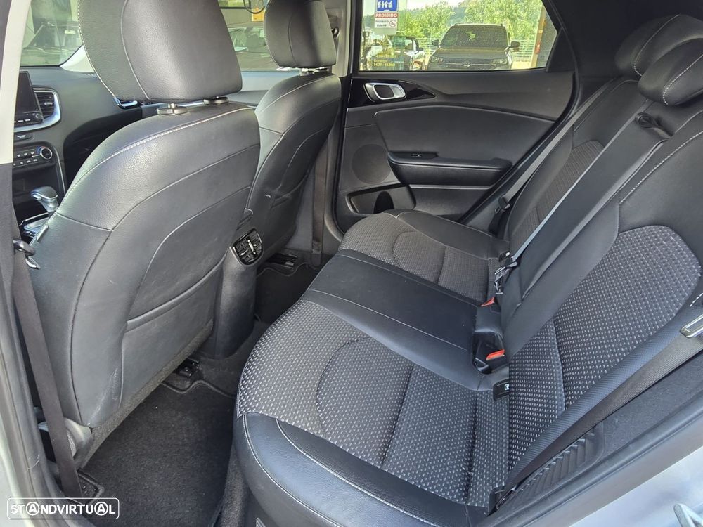 Kia XCeed - 16