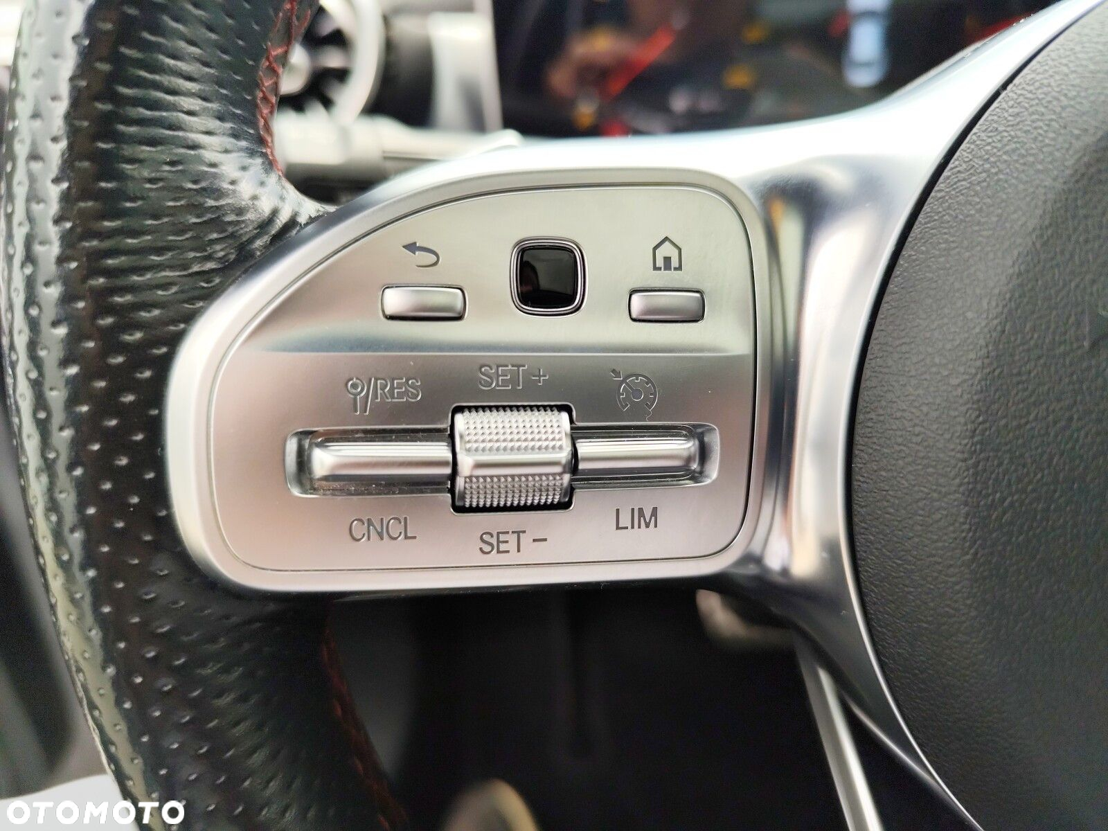 Mercedes-Benz CLA - 23