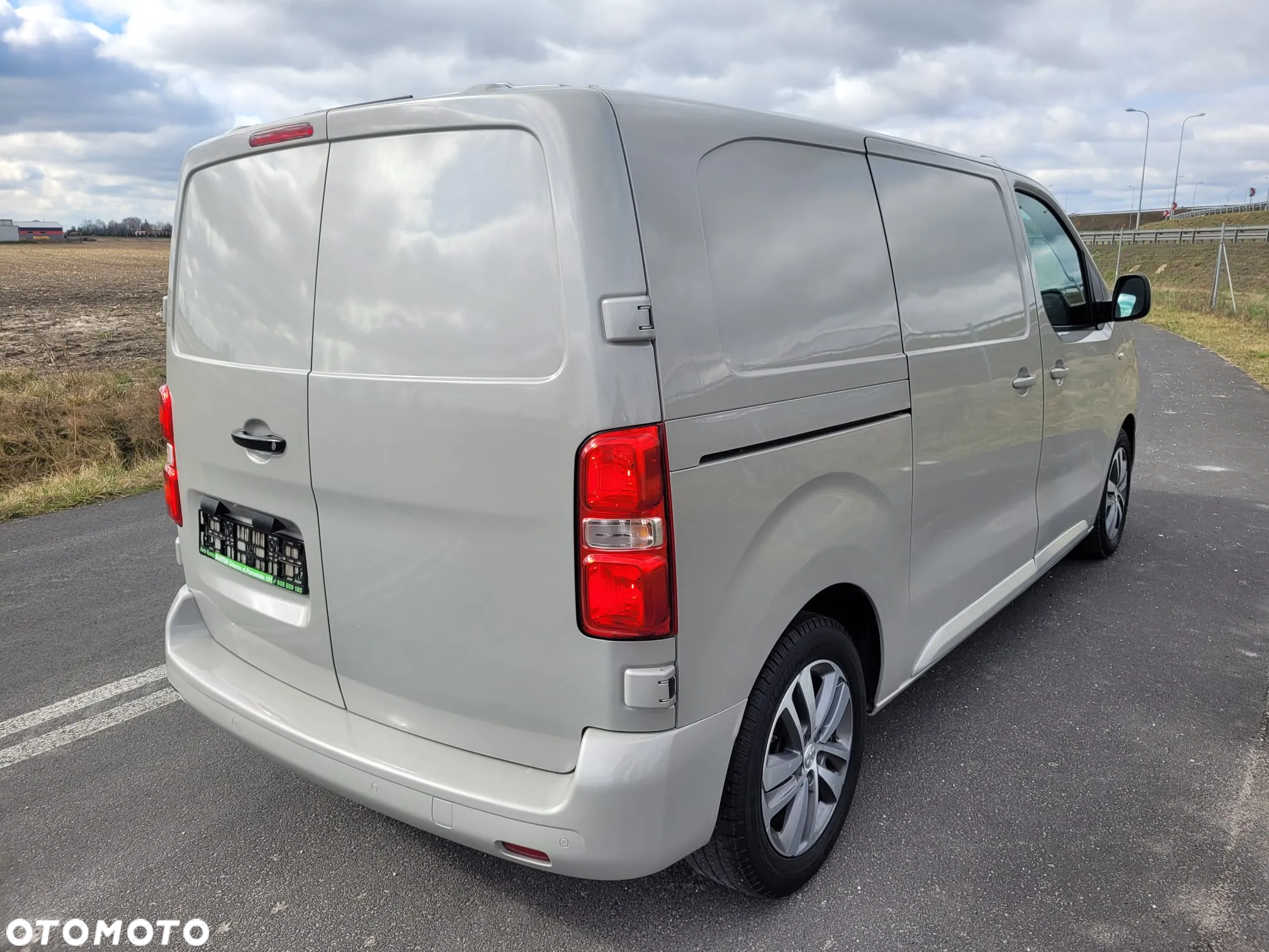Peugeot Expert - 9