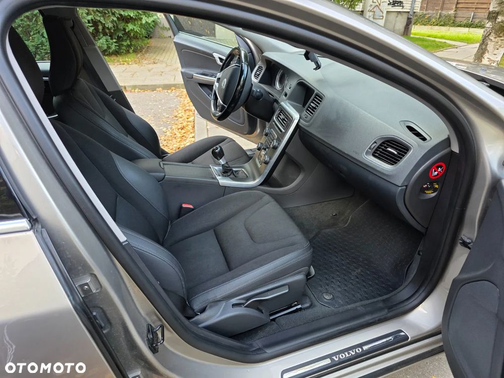 Volvo S60 D4 Momentum - 14