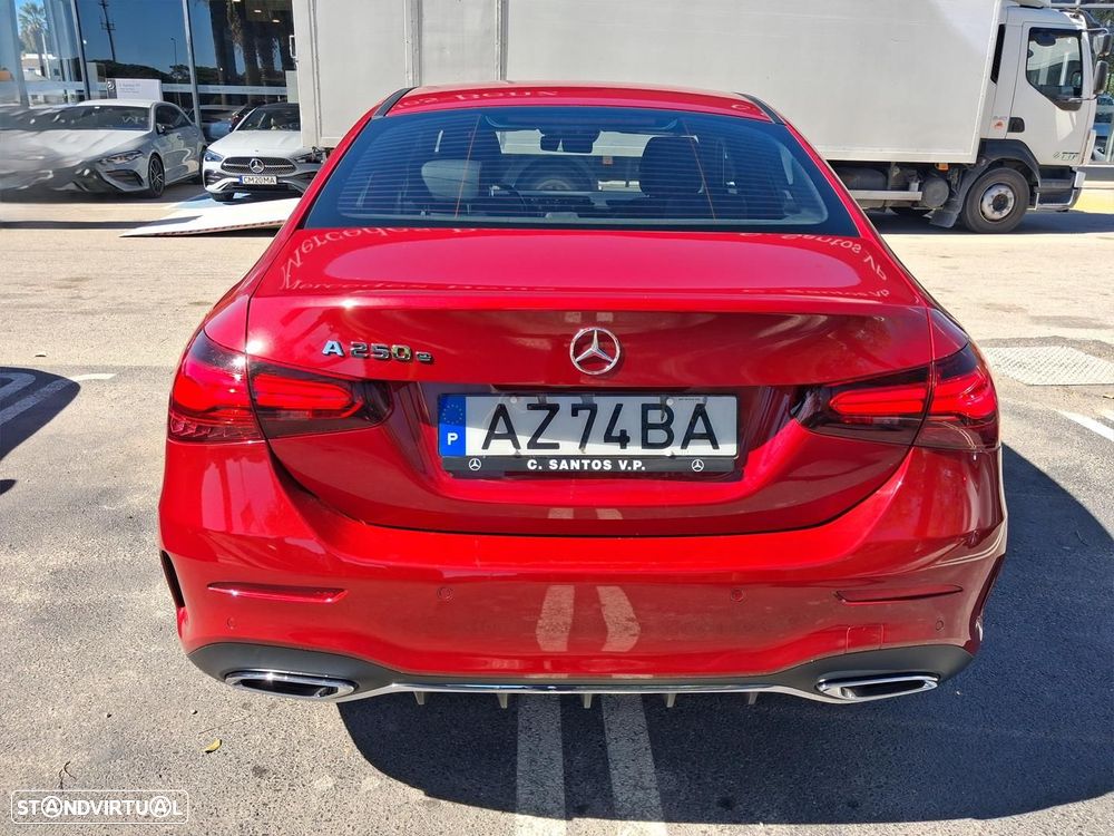 Mercedes-Benz A 250 Limousine e AMG Line - 4