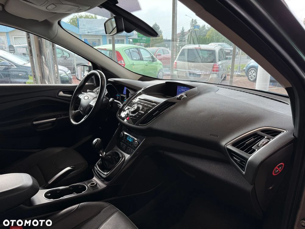 Ford Kuga 2.0 TDCi 2x4 Titanium - 33