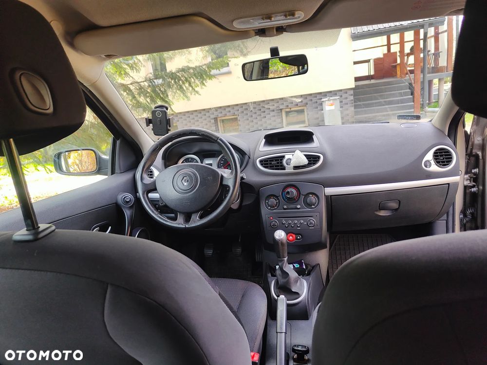 Renault Clio - 8