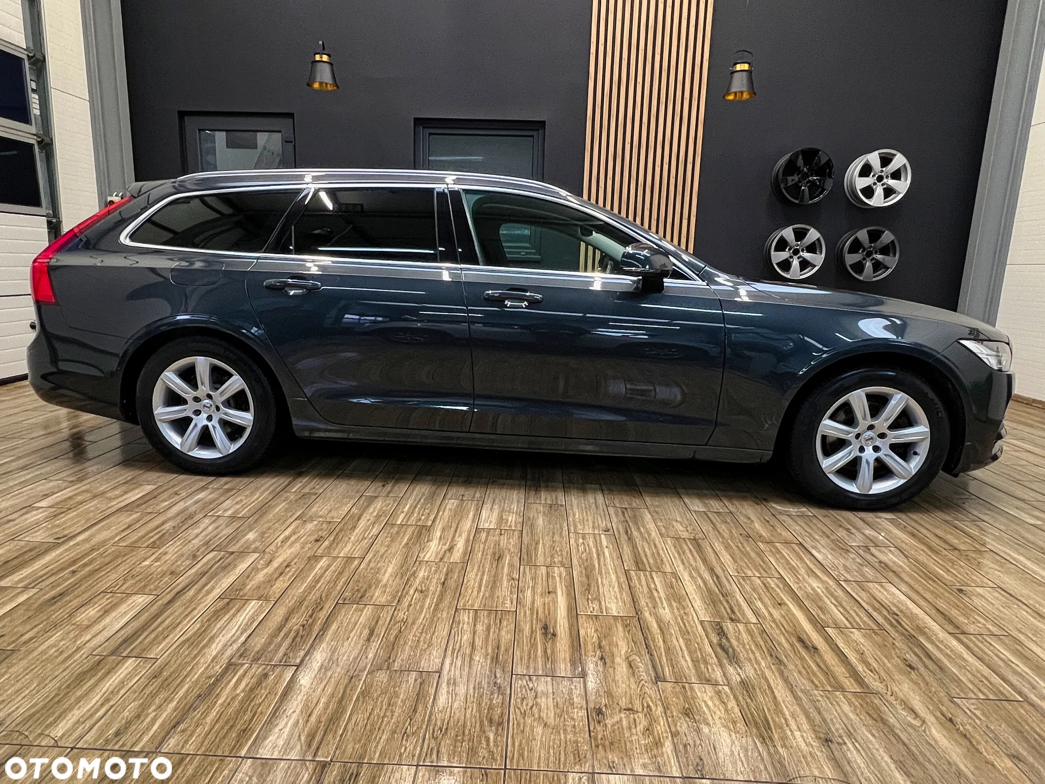Volvo V90 D4 Momentum Pro - 6