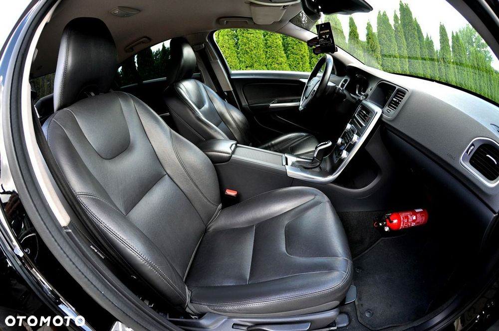 Volvo S60 D2 Drive-E Momentum - 9