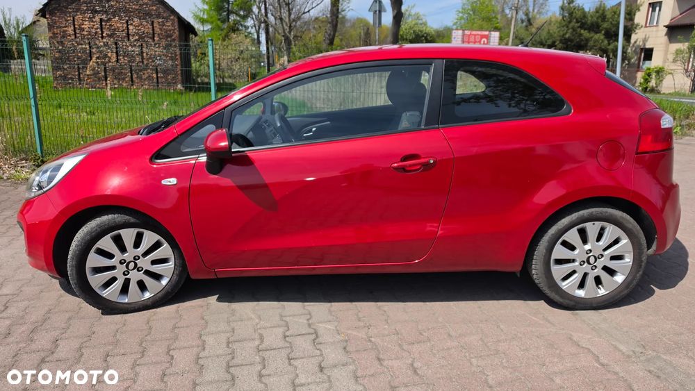 Kia Rio 1.2 Dream Team Edition - 26