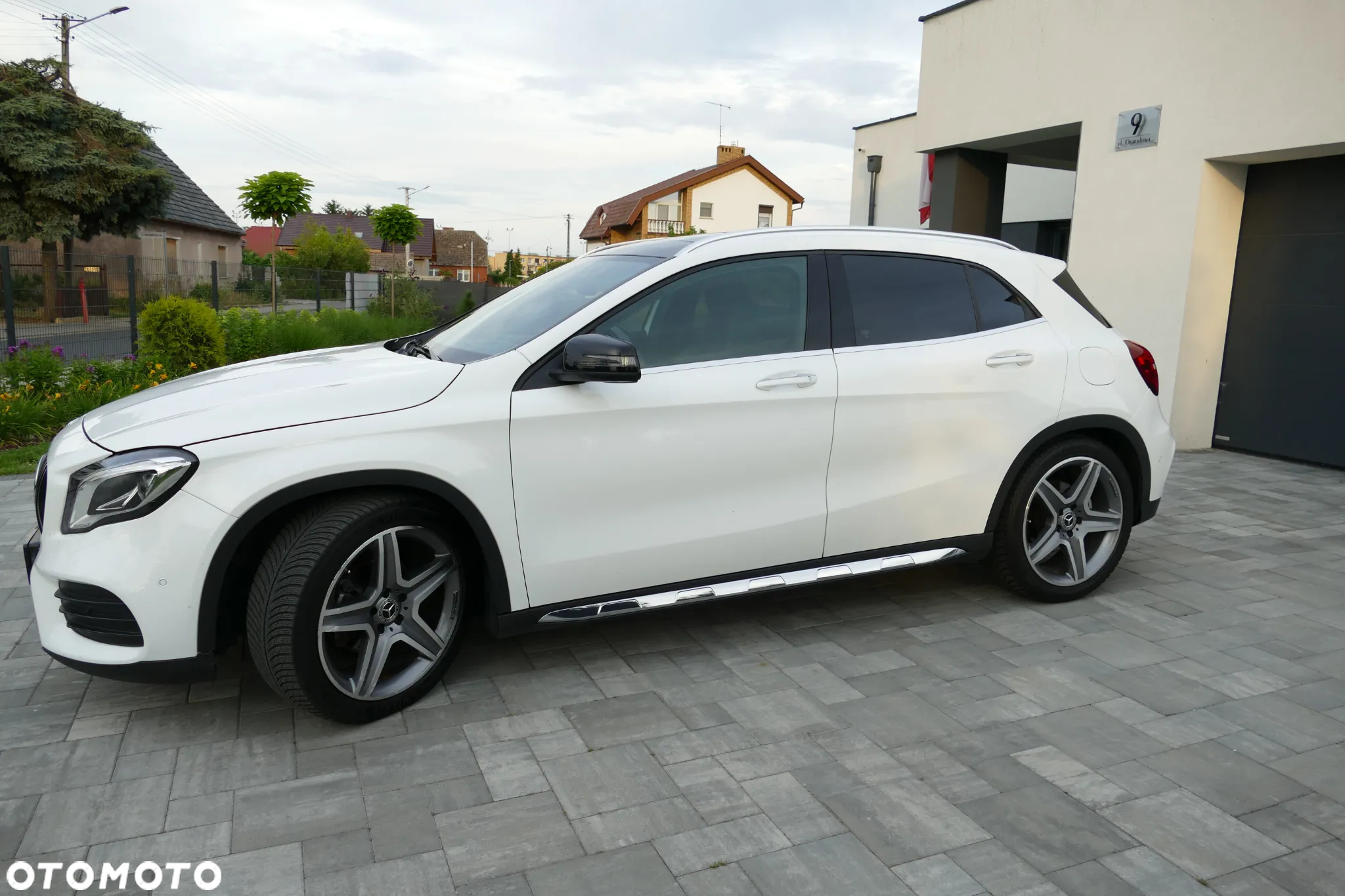 Mercedes-Benz GLA 200 AMG Line - 17