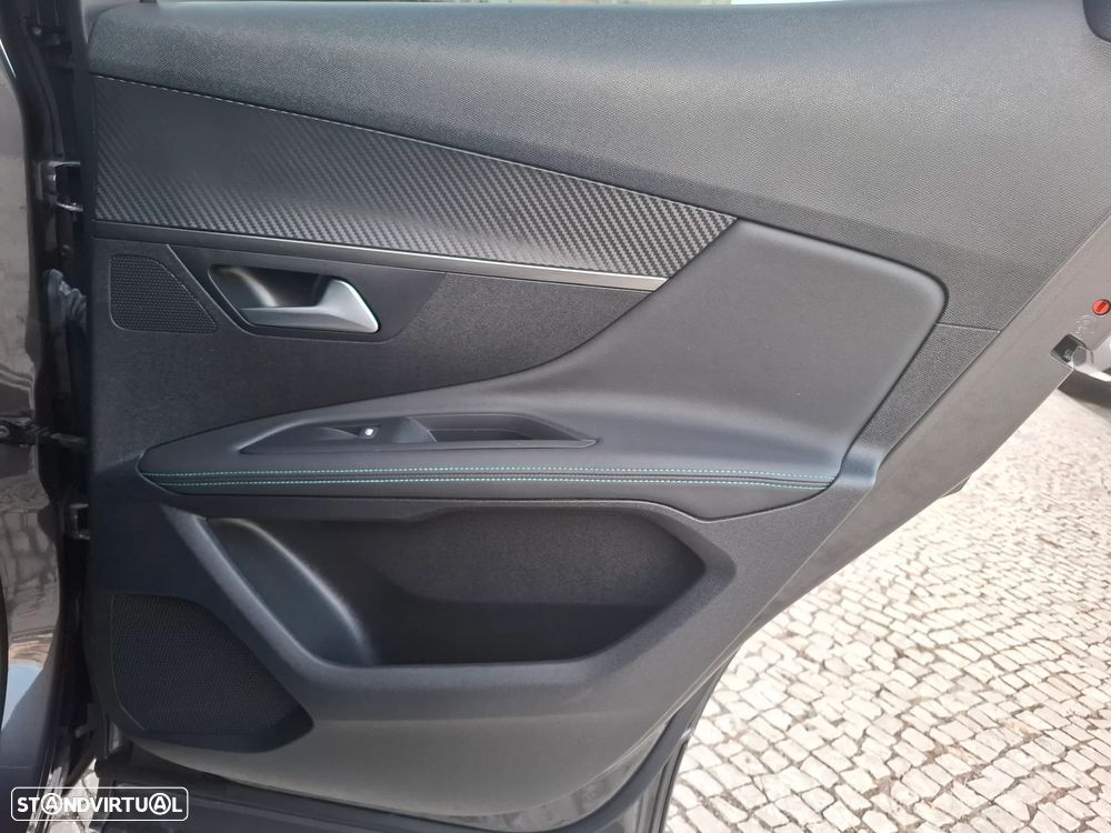 Peugeot 3008 1.2 PureTech Allure EAT8 - 40