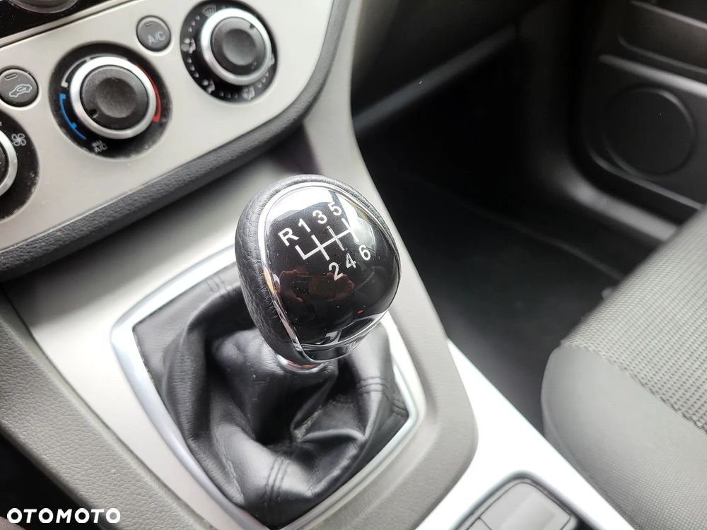 Ford Kuga - 23