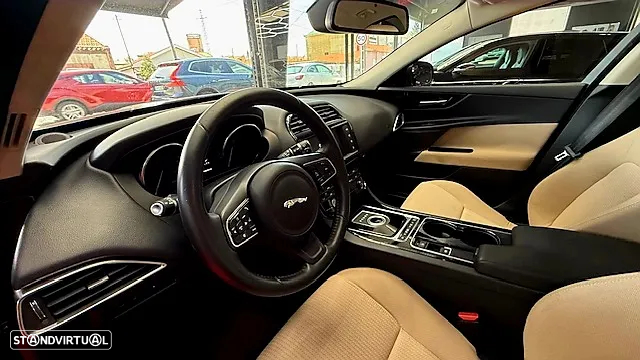 Jaguar XE 2.0 D Prestige Aut. - 13