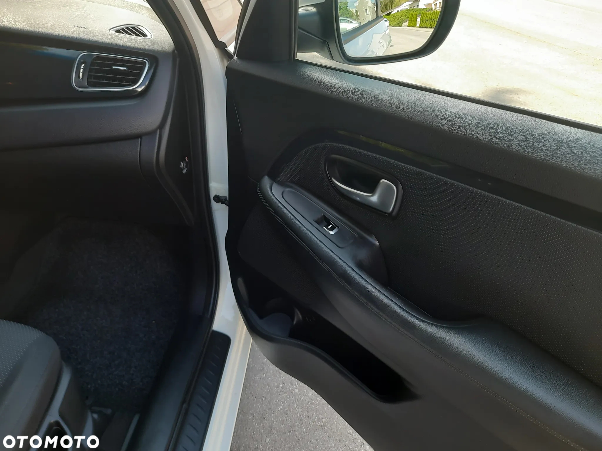 Kia Carens 1.7 CRDi M EU6 - 26