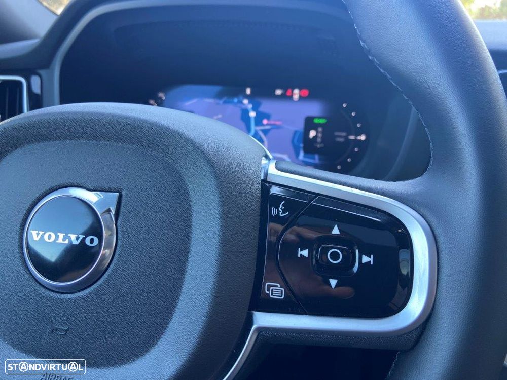 Volvo XC 60 2.0 T6 PHEV Plus Dark - 30