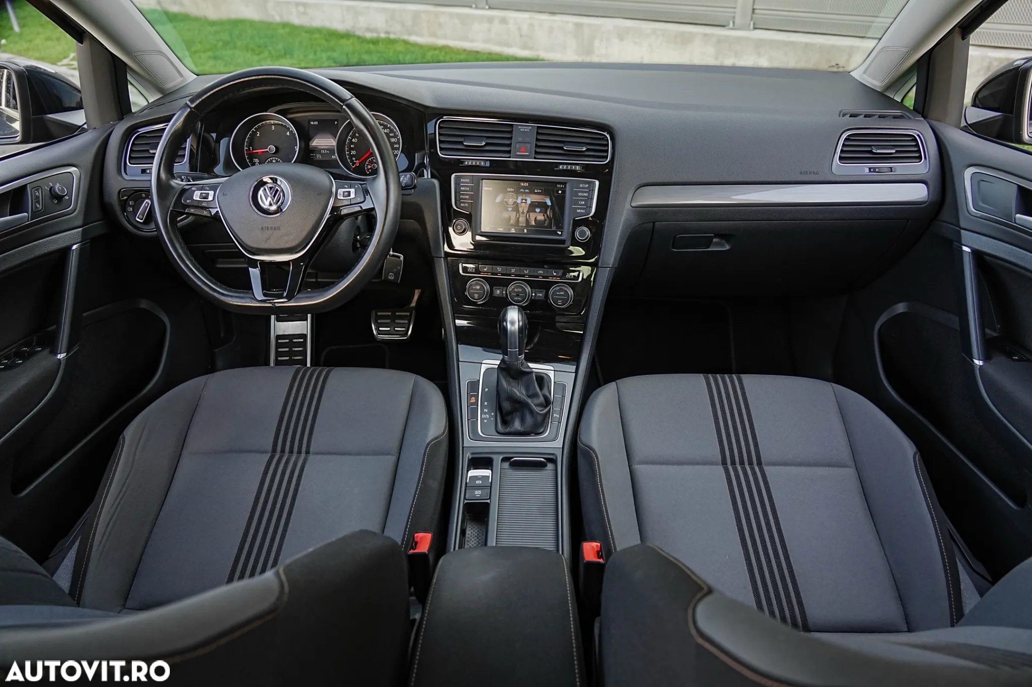 Volkswagen Golf 2.0 TDI (BlueMotion Technology) DSG Comfortline - 2
