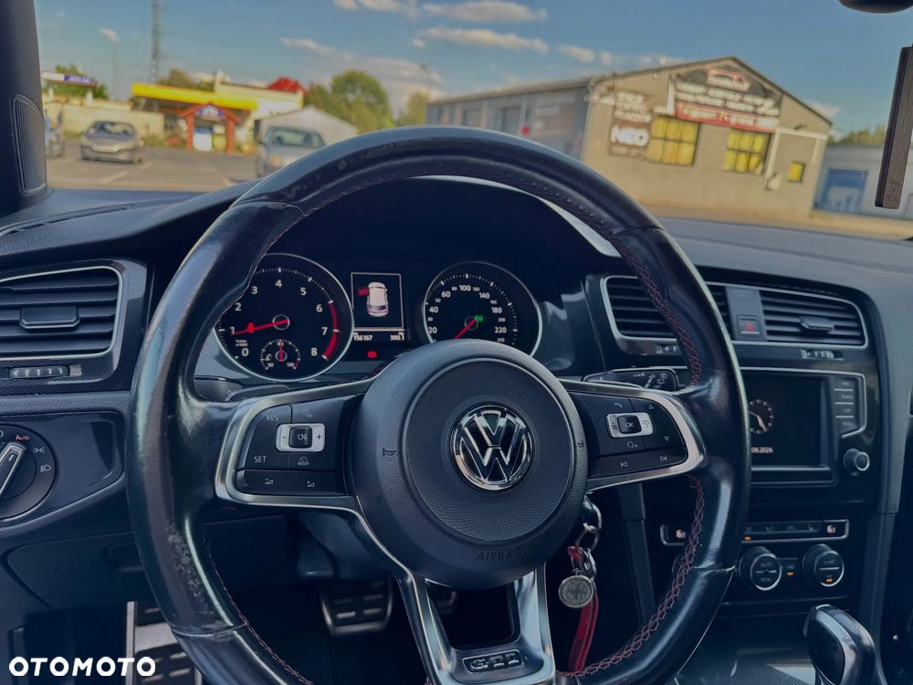 Volkswagen Golf - 12