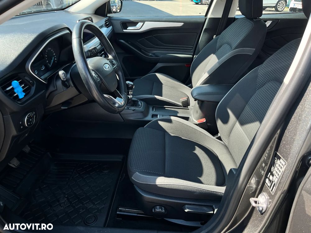 Ford Focus - 10