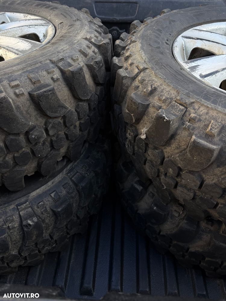 Toyota Hilux 4x4 Double Cab - 8