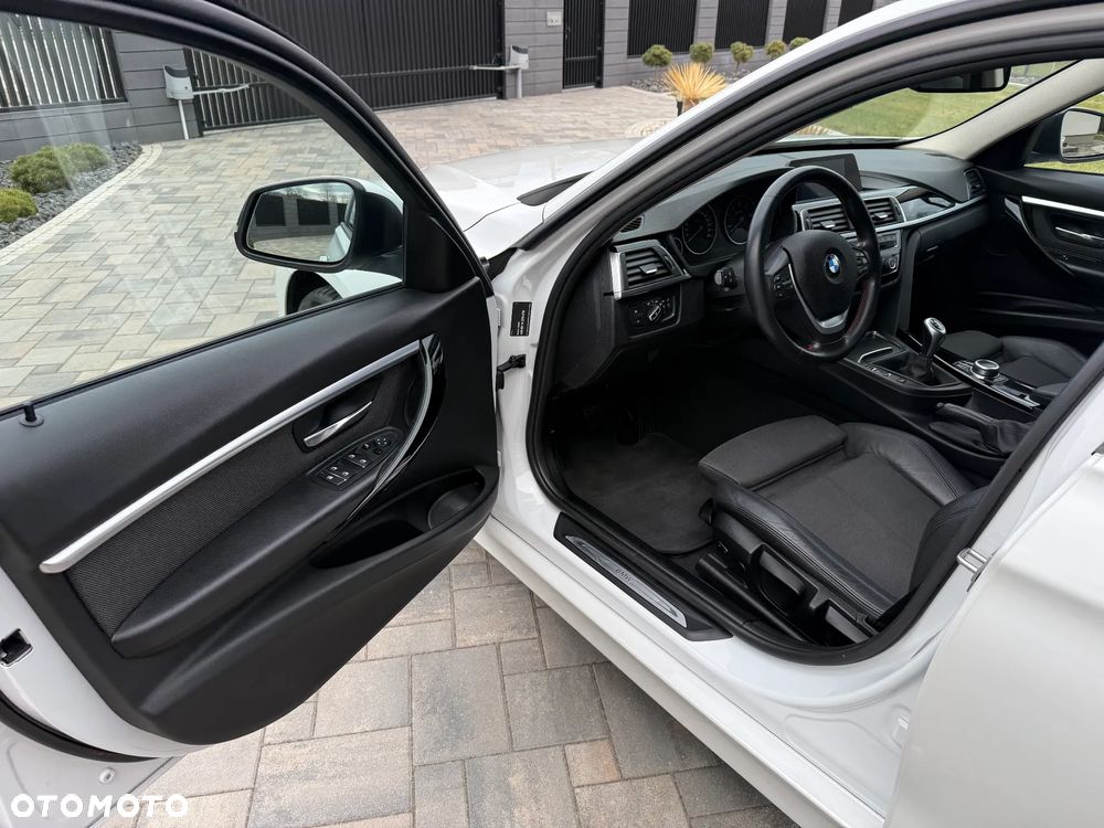 BMW Seria 3 316d Edition M Sport Shadow - 22