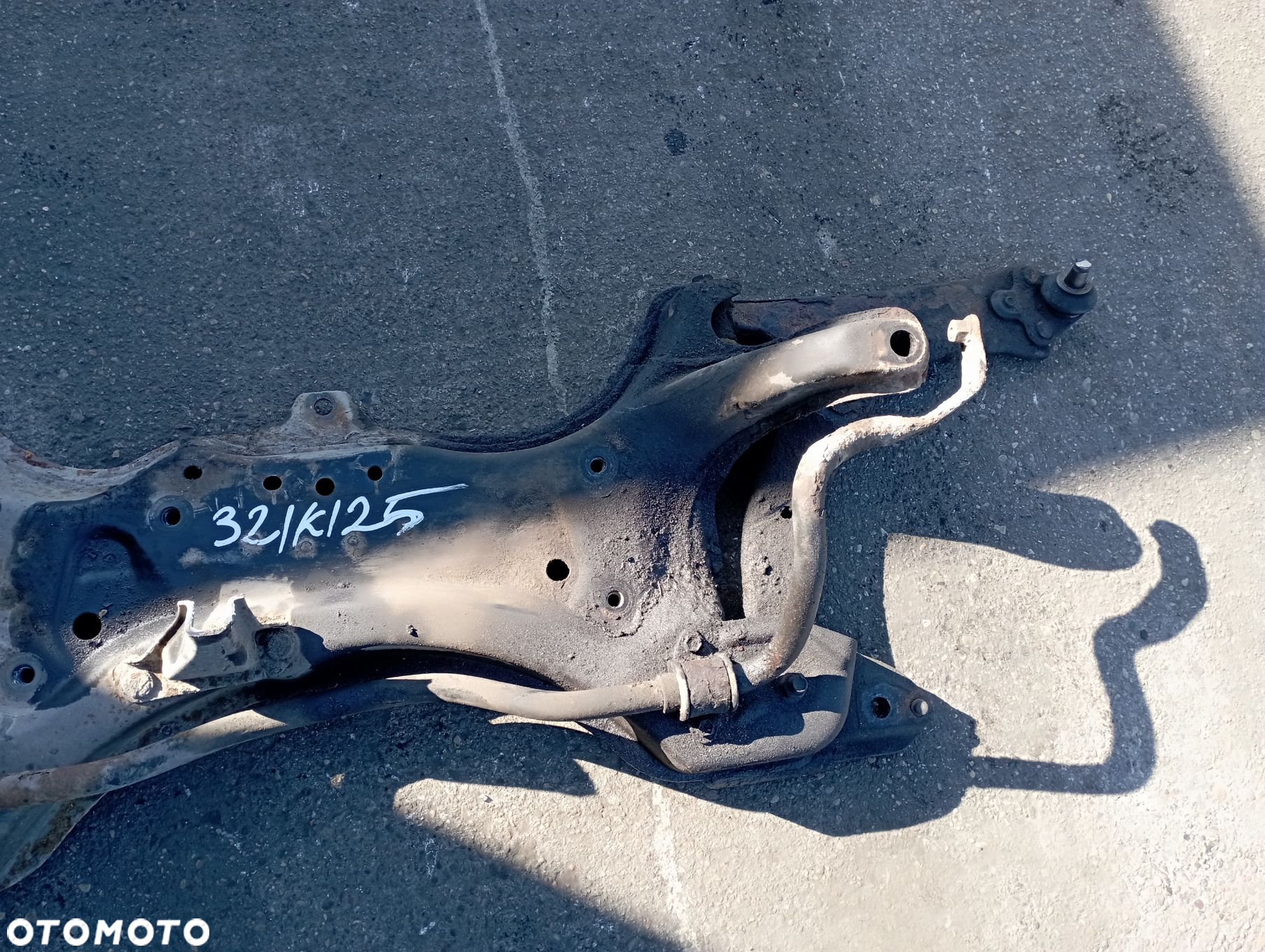 BELKA ZAWIESZENIA SANKI

 TOYOTA
 COROLLA VERSO I - 5