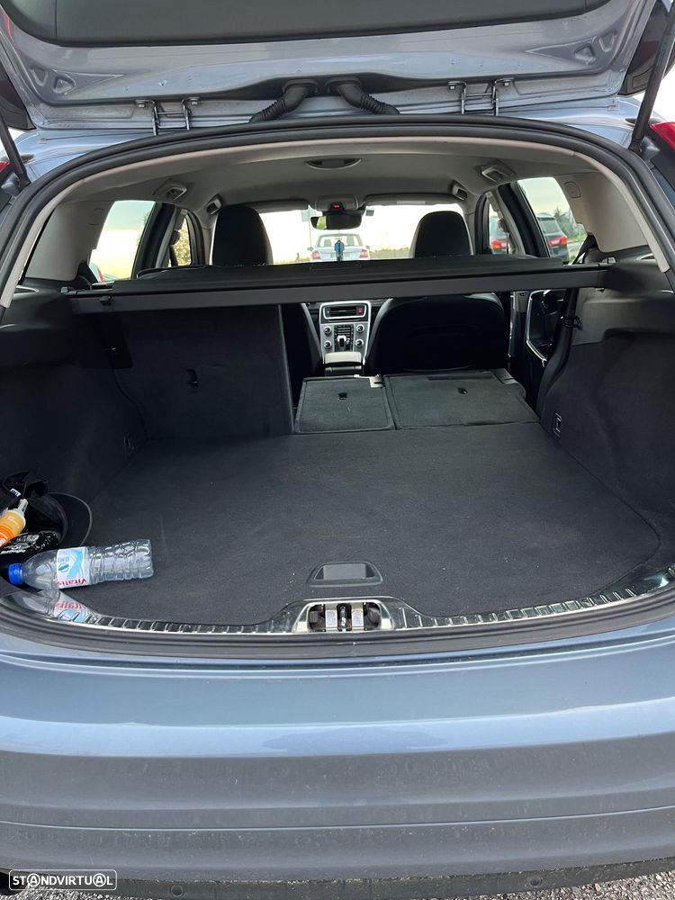 Volvo V60 2.0 D3 Momentum - 8