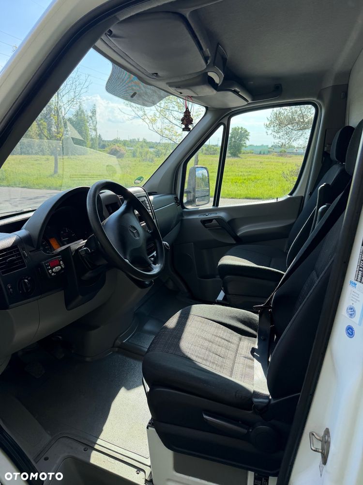 Mercedes-Benz Sprinter - 9