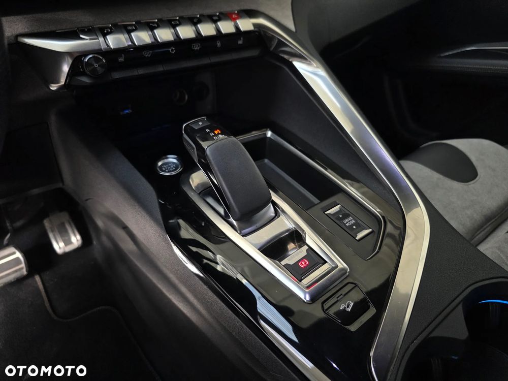 Peugeot 3008 1.6 PureTech Hybrid4 PHEV GT S&S EAT8 - 31