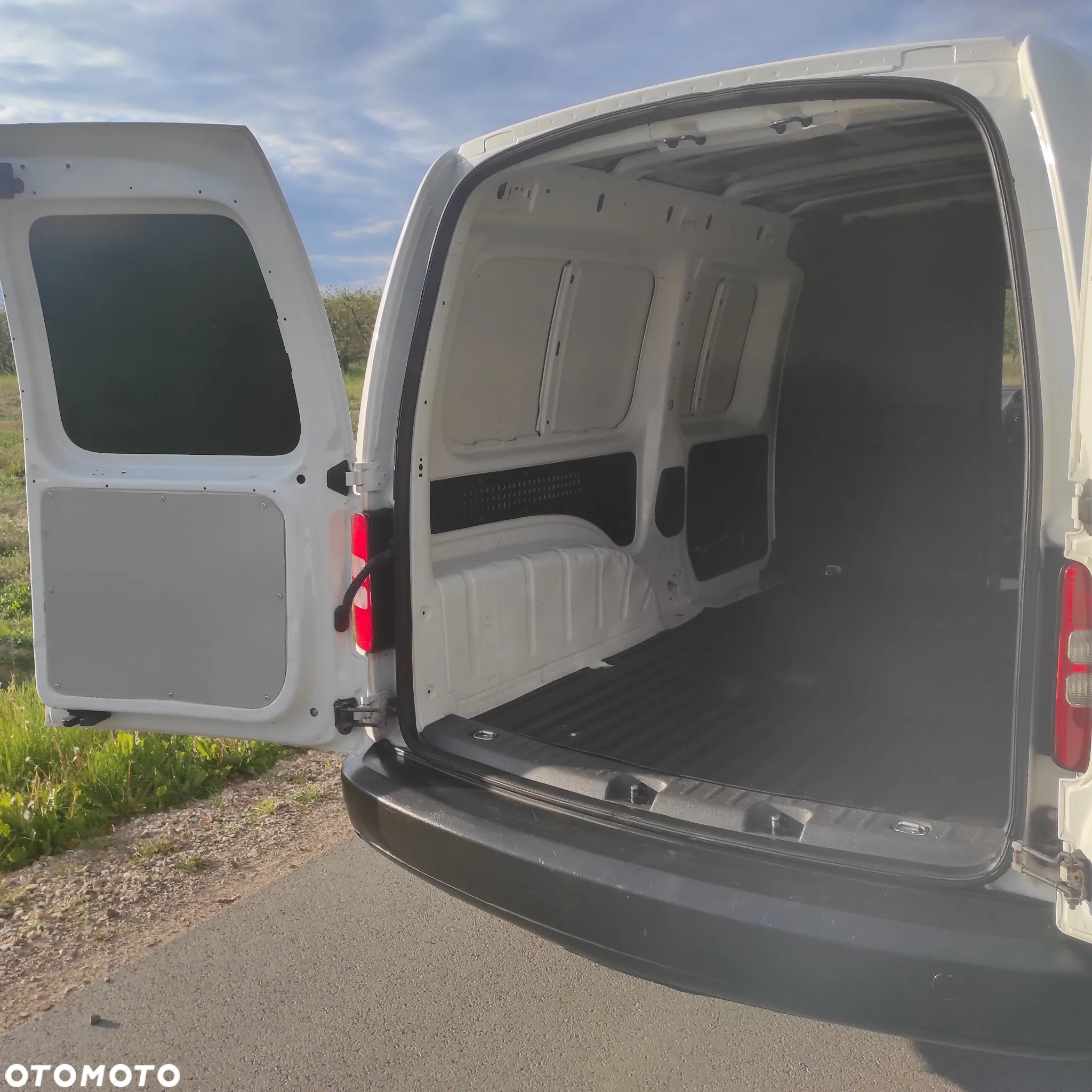 Volkswagen Caddy - 15