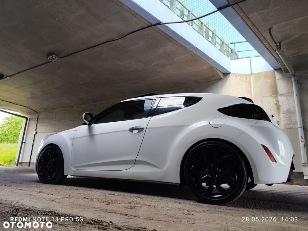 Hyundai Veloster - 4
