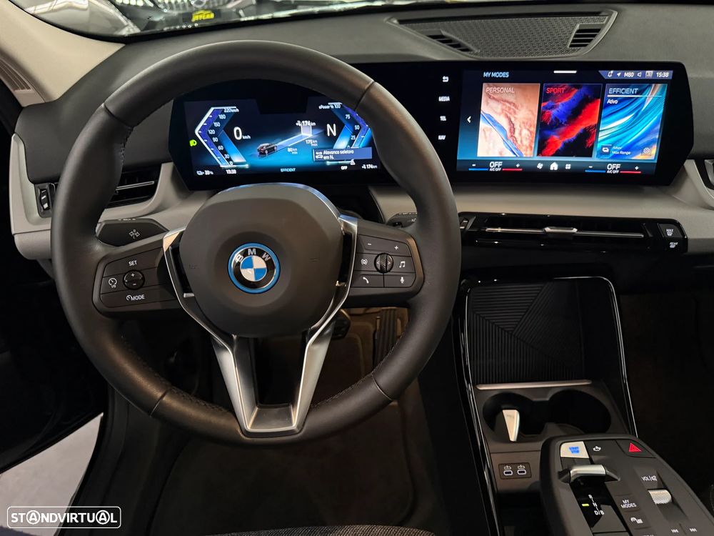 BMW iX2 - 24