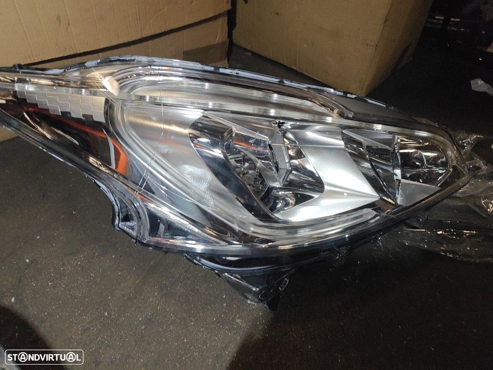 Farol Frente Direito / Otica Direita Peugeot 208 I (Ca_, Cc_)  9802848 - 3