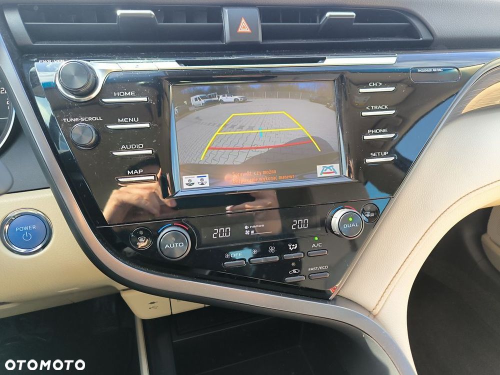 Toyota Camry - 16