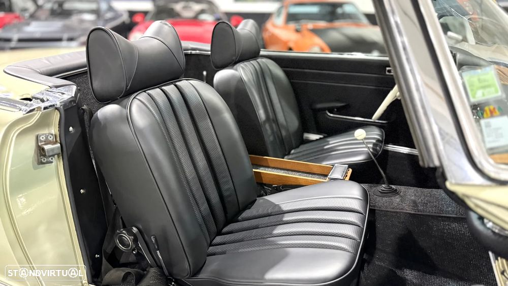 Mercedes-Benz SL 280 - 18