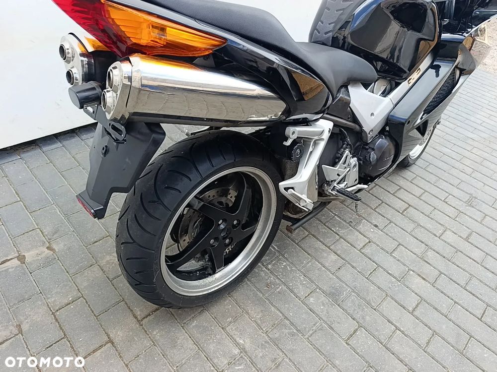 Honda VFR - 22
