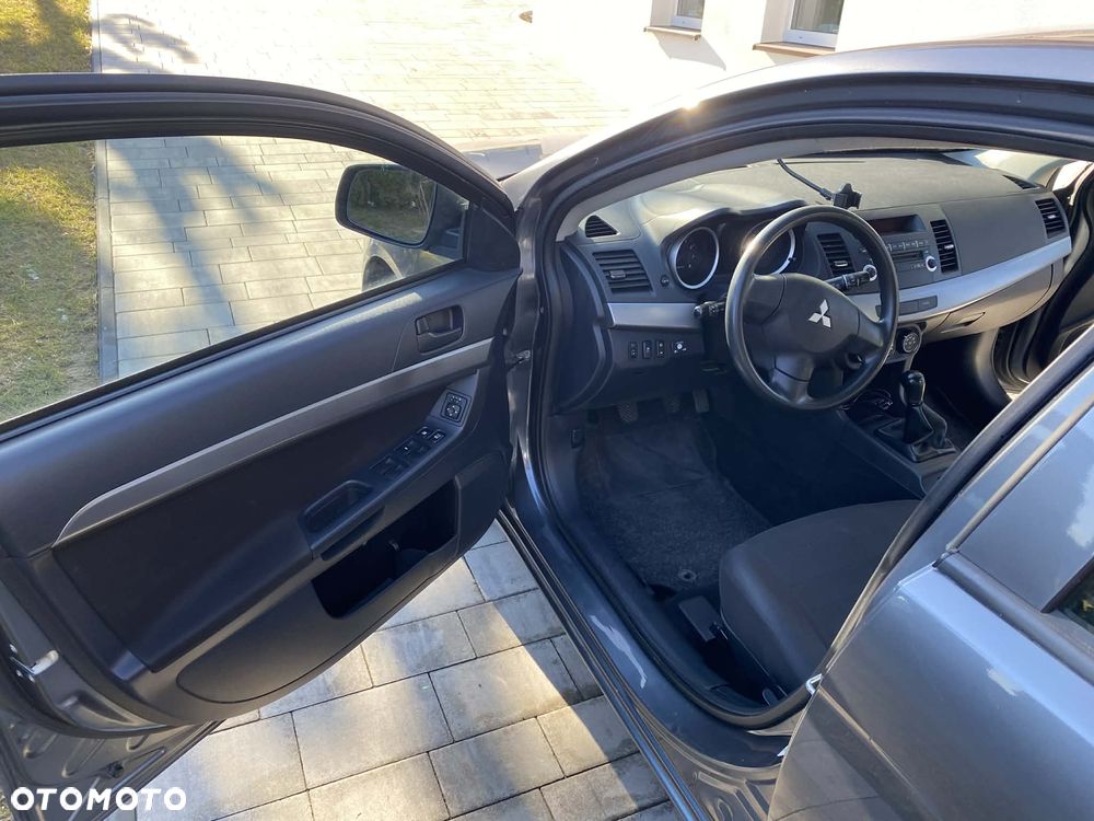 Mitsubishi Lancer 1.8 Inform LPG - 12