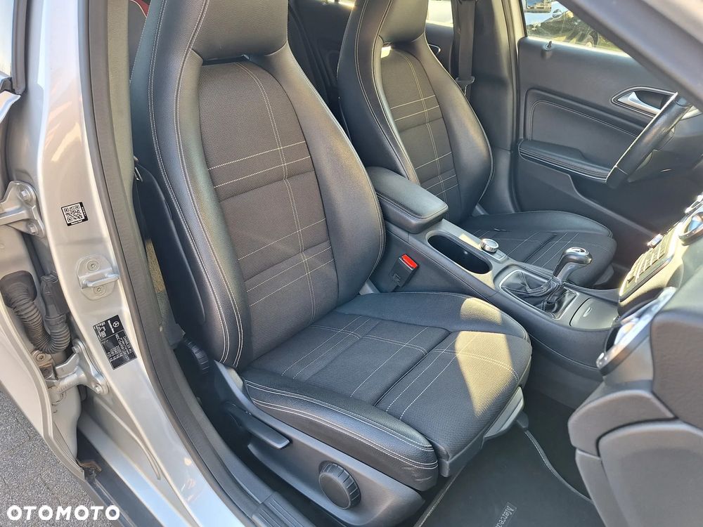Mercedes-Benz GLA 200 d - 19